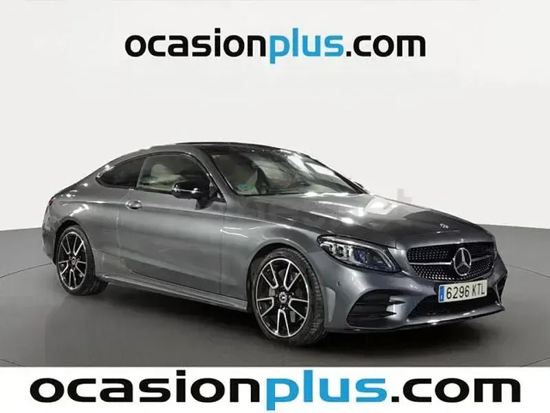Usado Mercedes C300 258 CV (189 kW) 2019 Gris / plata Coupe