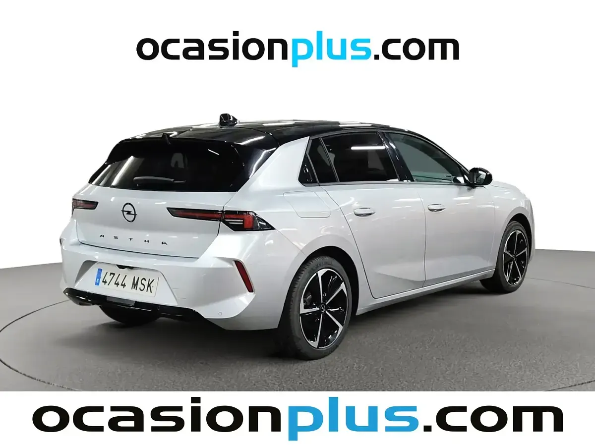 Używany Opel Astra 130 KM (95 kW) 2024 Szary Sedan/Limuzyna