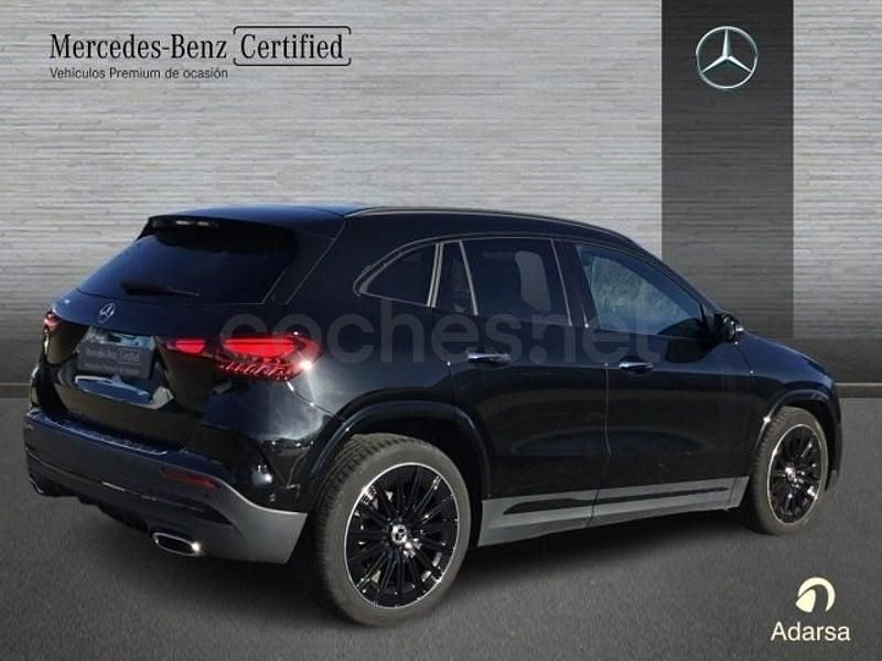 Usado Mercedes GLA200 AMG line 150 CV (110 kW) 2024 Negro cosmos SUV