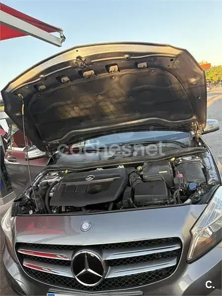 Usado Mercedes A180 Style 109 CV (80 kW) 2015 Gris / plata Utilitario