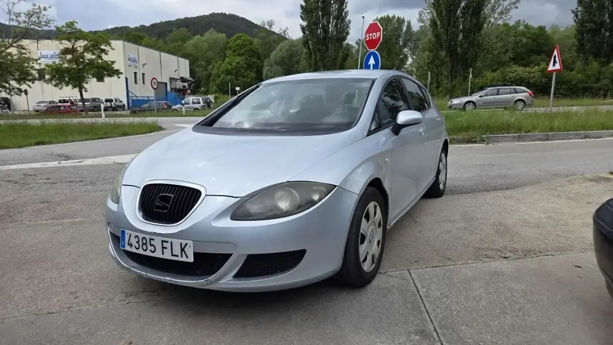 Usado Seat Leon Reference 105 CV (77 kW) 2007 Plateado Utilitario