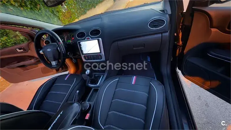 Używany Ford Focus Sport 115 KM (84 kW) 2006 Czarny Sedan/Limuzyna