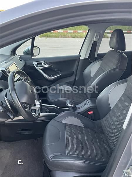 Usado Peugeot 2008 Allure 92 CV (67 kW) 2014 Gris / plata SUV