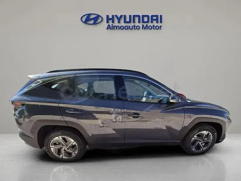 Usado Hyundai Tucson 160 CV (117 kW) 2025 Gris / plata SUV