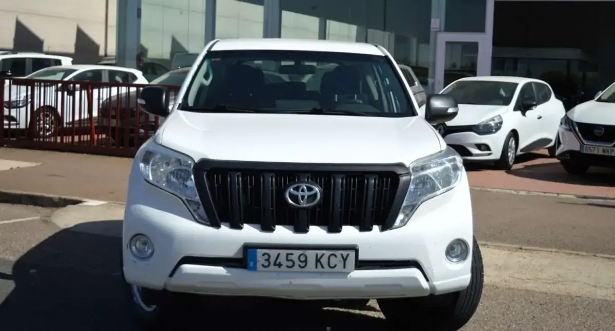 Begagnad Toyota Land Cruiser 177 HK (130 kW) 2017 Vit SUV