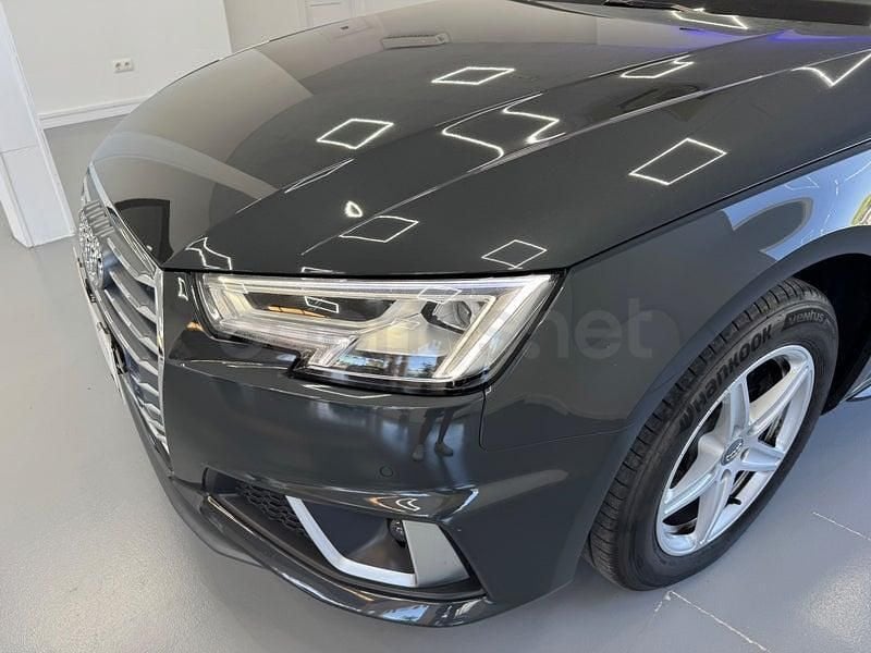 Usado Audi A4 Advanced Plus 150 CV (110 kW) 2019 Gris / plata Familiar