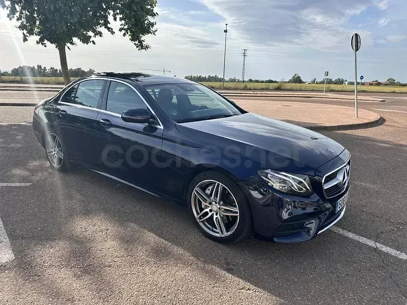 Usado Mercedes E220 194 CV (142 kW) 2017 Azul Berlina