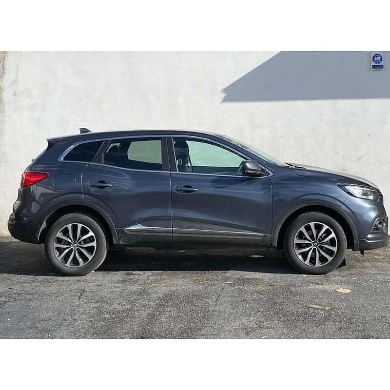Usado Renault Kadjar Equilibre 140 CV (102 kW) 2022 Gris SUV