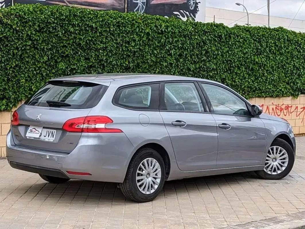 Usado Peugeot 308 SW Business-Line 99 CV (72 kW) 2016 Gris Familiar
