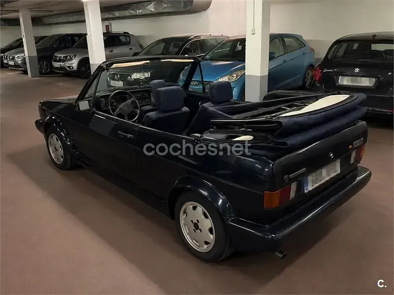 Usado VW Golf Cabriolet 112 CV (82 kW) 2001 Negro Descapotable