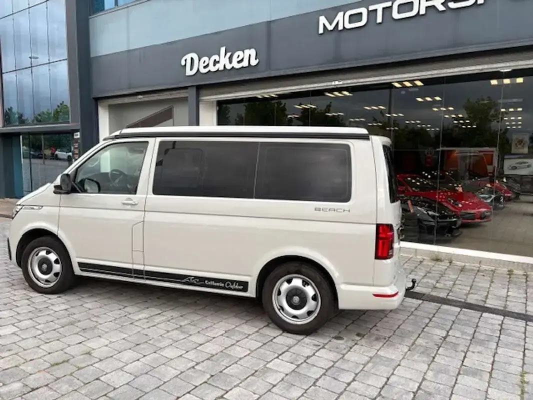 Usado VW California Beach 150 CV (110 kW) 2024 Gris Van