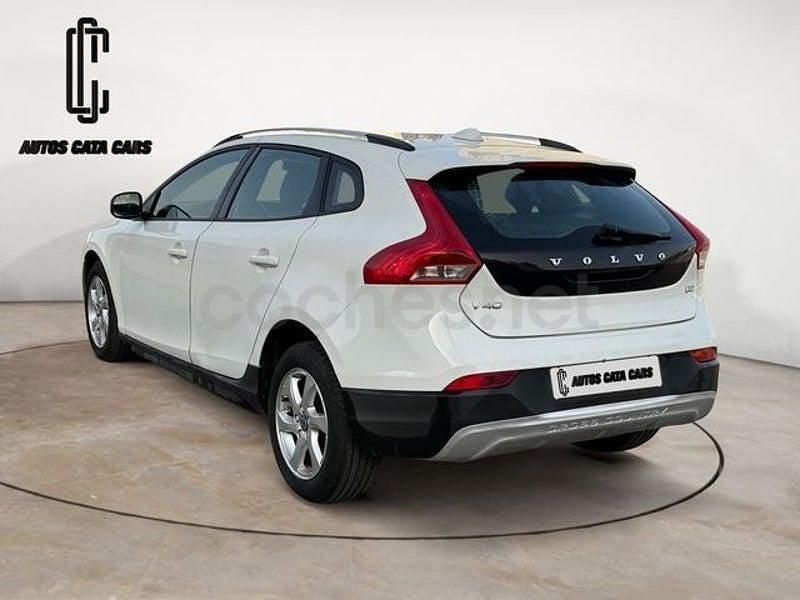 Usado Volvo V40 CC Kinetic 115 CV (84 kW) 2015 Blanco Familiar