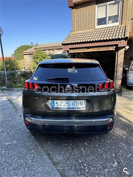 Usado Peugeot 3008 Active 120 CV (88 kW) 2017 Verde SUV