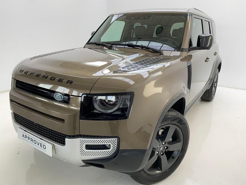 Beige Usado 2024 Land Rover Defender S SUV | 79.900 € (Caro) - Imagen 1/4