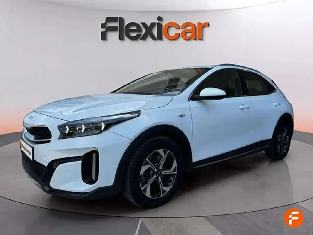 Usado Kia XCeed 101 CV (74 kW) 2024 Blanco SUV