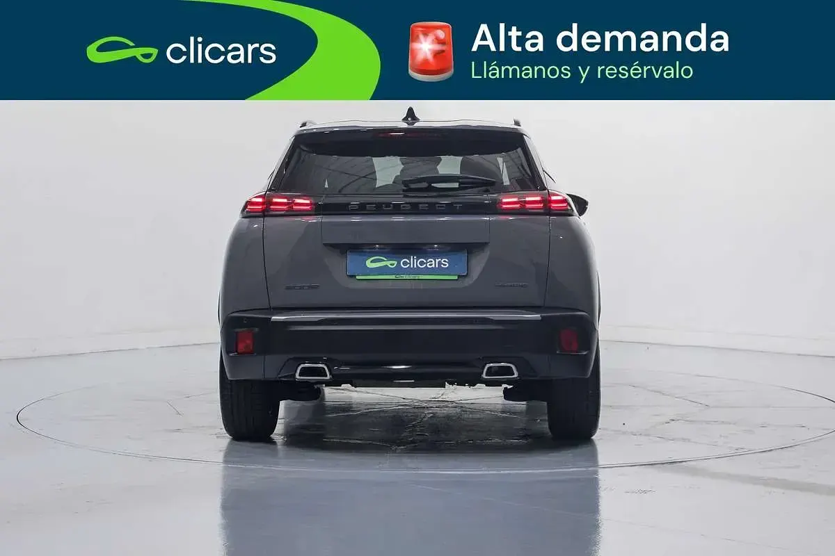 Usado Peugeot 2008 Allure 136 CV (100 kW) 2025 Gris SUV