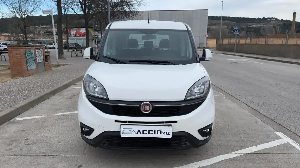 Usado Fiat Doblò 95 HP (69 kW) 2021 Branco Monovolume