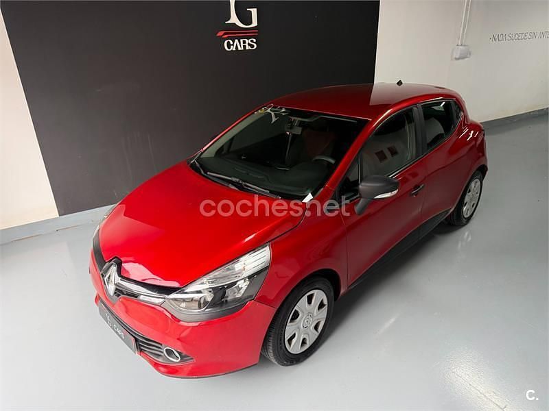 Usado Renault Clio IV Authentique 75 CV (55 kW) 2014 Rojo Berlina