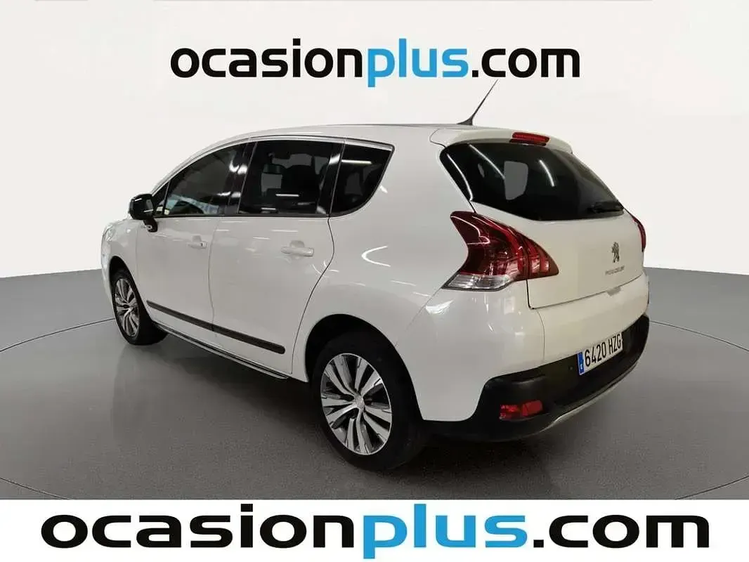 Usado Peugeot 3008 Style 120 CV (88 kW) 2014 Blanco Familiar