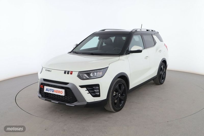 Blanco Usado 2024 Ssangyong Tivoli Limited SUV | 23.199 € (Caro) - Imagen 1/3