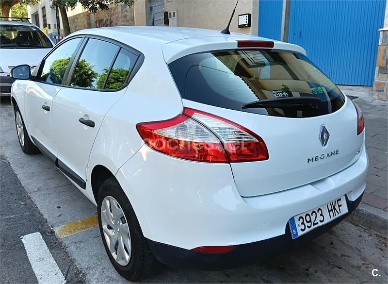 Usado Renault Mégane Authentique 90 CV (66 kW) 2012 Blanco Berlina