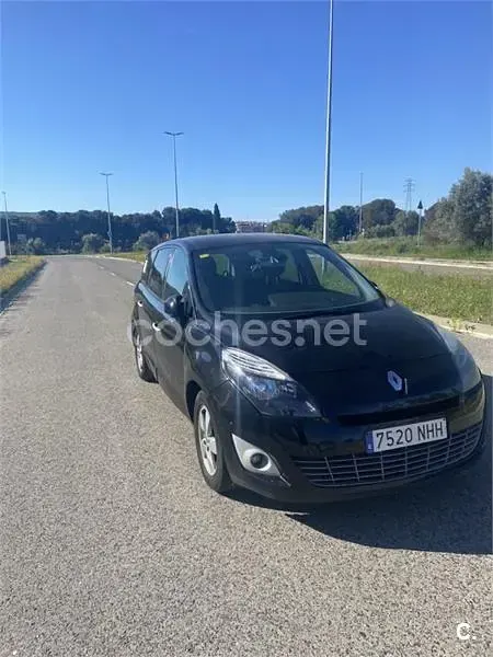 Usado Renault Scénic III Bose Edition 130 CV (95 kW) 2011 Negro Monovolumen