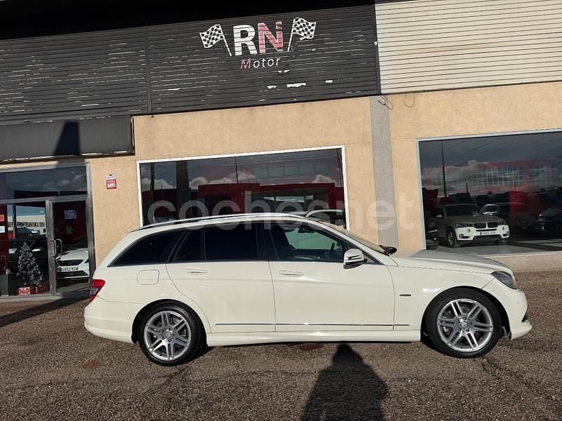 Usado Mercedes C220 Elegance 170 CV (125 kW) 2010 Blanco Familiar