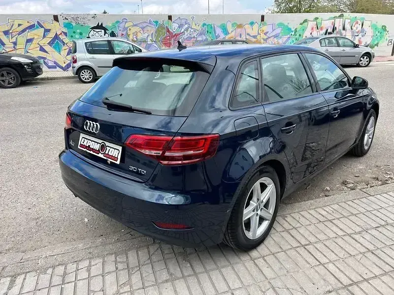 Usado Audi A3 116 HP (85 kW) 2019 Branco Sedan