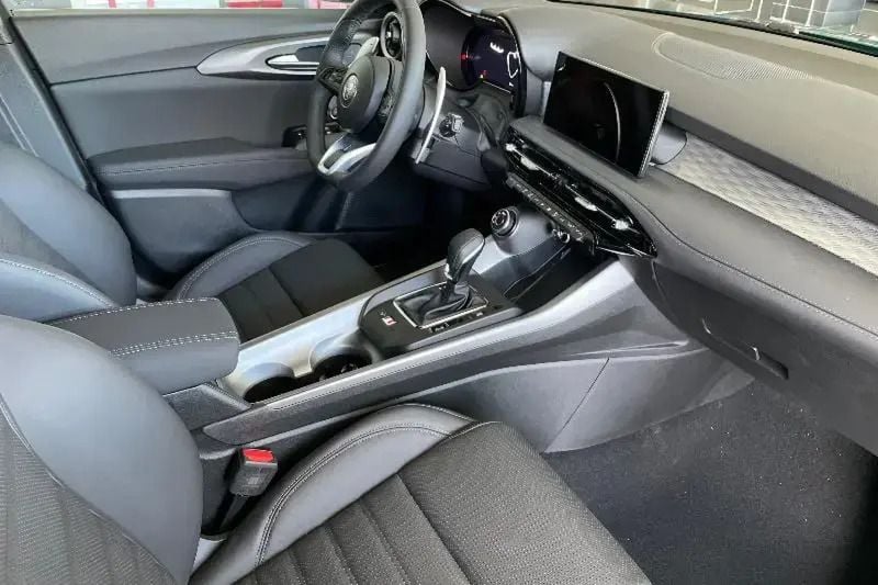 Usado Alfa Romeo Tonale Edizione Speciale 130 CV (95 kW) 2022 Verde SUV