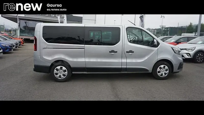 Usado Renault Trafic 110 CV (80 kW) 2023 Gris / plata Monovolumen