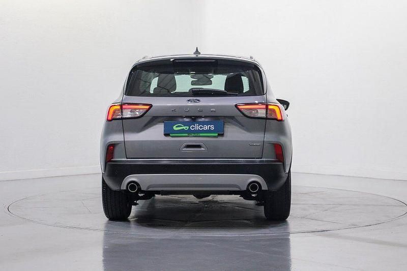 Usado Ford Kuga Titanium 191 CV (140 kW) 2022 Gris / plata SUV