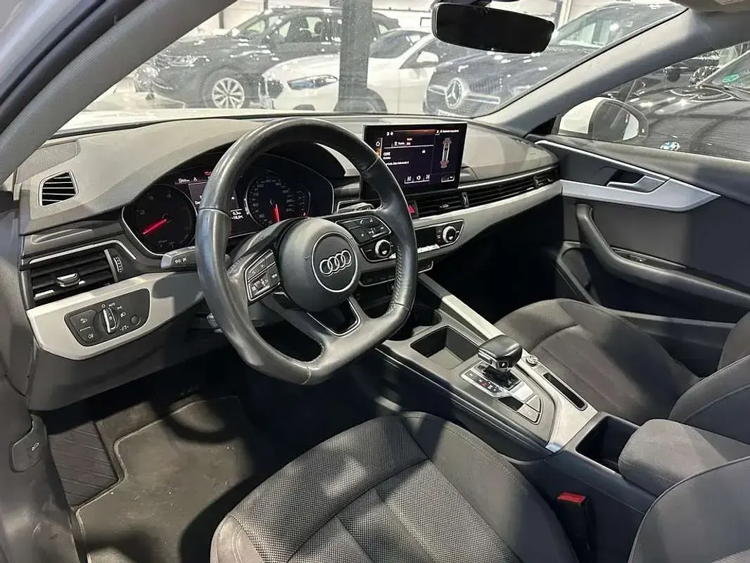 Usado Audi A4 Advanced 163 CV (119 kW) 2019 Blanco Familiar