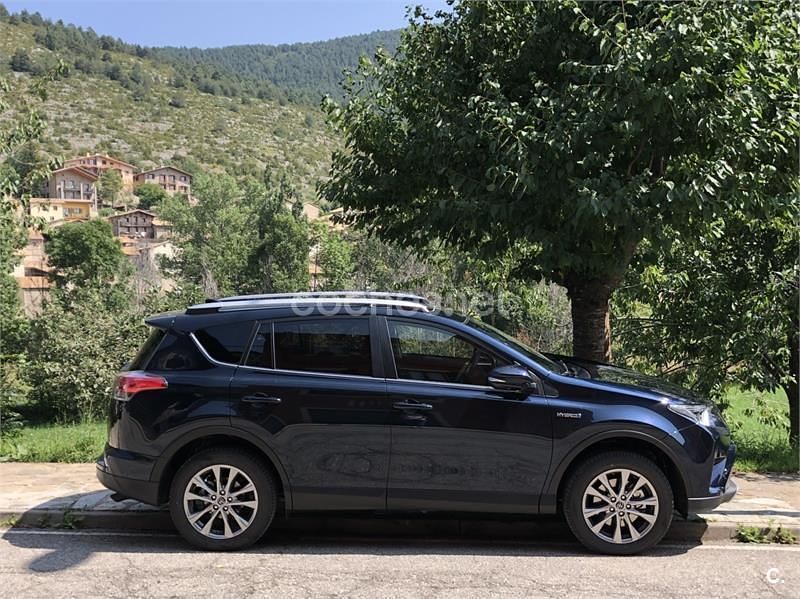 Usado Toyota RAV4 Hybrid Executive 197 CV (144 kW) 2018 Azul SUV