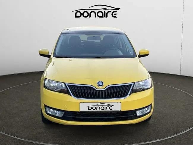 Usado Skoda Rapid Ambition 86 CV (63 kW) 2014 Amarillo Berlina