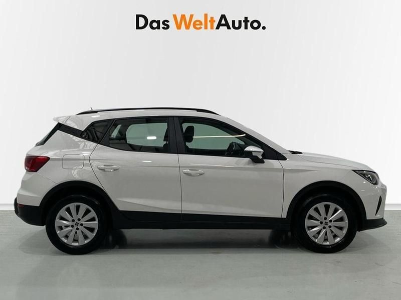 Usado Seat Arona Style Plus 110 CV (80 kW) 2022 Blanco SUV