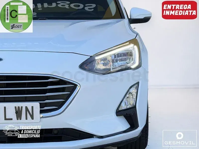 Usado Ford Focus Trend 120 CV (88 kW) 2022 Blanco Berlina