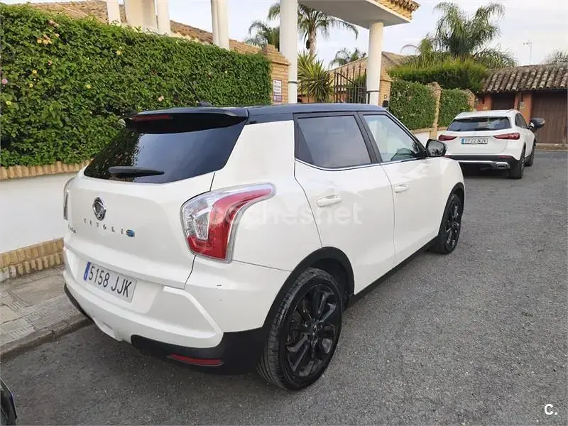 Usado SsangYong Tivoli Limited 115 CV (84 kW) 2015 Blanco SUV