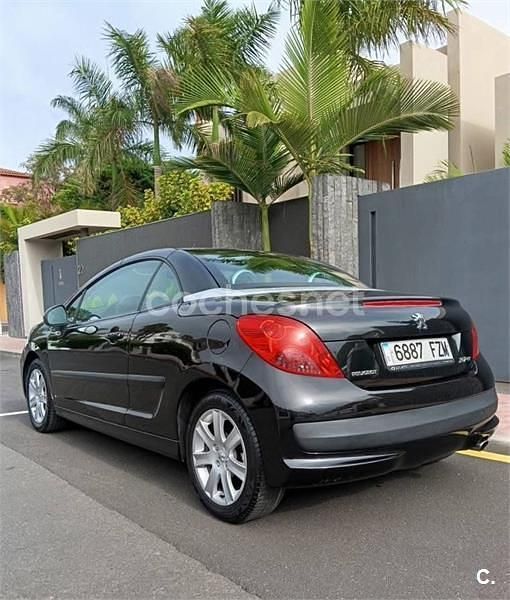 Usado Peugeot 207 CC 120 CV (88 kW) 2008 Negro Descapotable