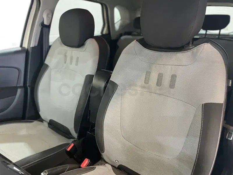 Usado Renault Captur Intens 90 CV (66 kW) 2016 Beige SUV