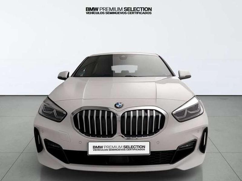 Blanco Usado 2024 BMW 118 Utilitario | 30.890 € (Un poco caro) - Imagen 1/4