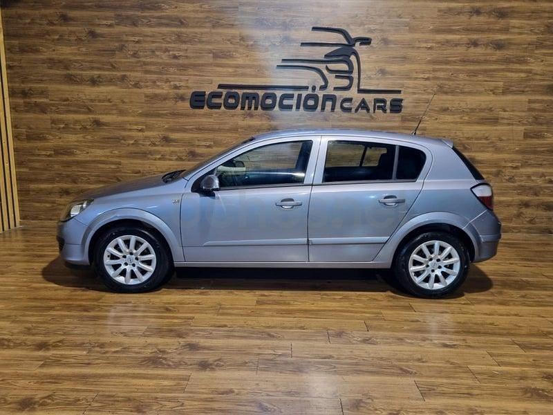 Usado Opel Astra Enjoy 90 CV (66 kW) 2006 Gris / plata Berlina