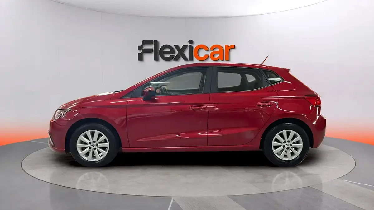 Usado Seat Ibiza Reference 110 CV (80 kW) 2022 Rojo Utilitario