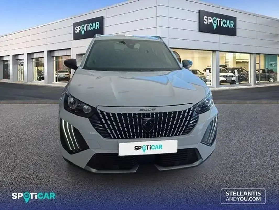 Usado Peugeot 2008 Allure 145 CV (106 kW) 2025 Blanco SUV