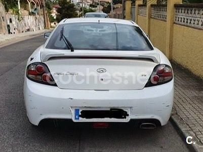 Usado Hyundai Coupé 105 CV (77 kW) 2010 Blanco Coupe