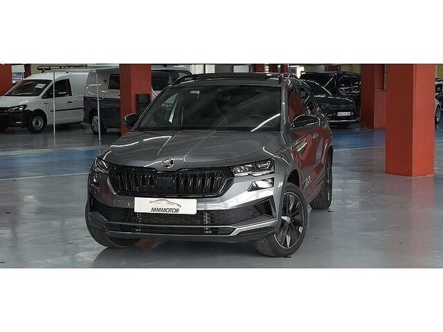 Usado Skoda Karoq SportLine 150 CV (110 kW) 2022 Gris SUV