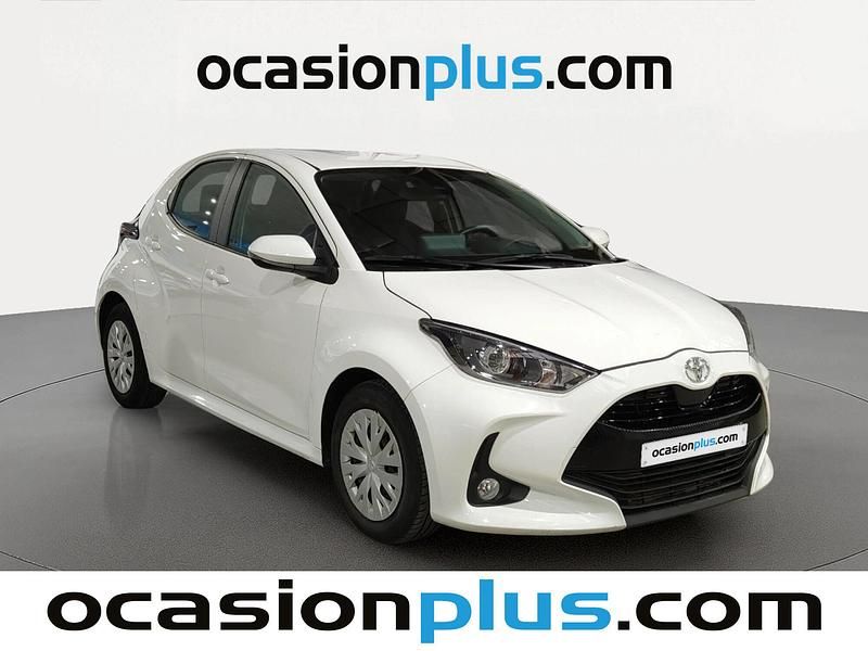 Usado Toyota Yaris Business Edition 69 CV (50 kW) 2023 Blanco Utilitario