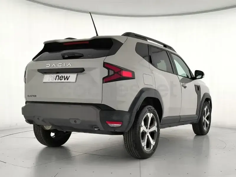 Usado Dacia Duster Journey 130 CV (95 kW) 2024 Gris / plata SUV