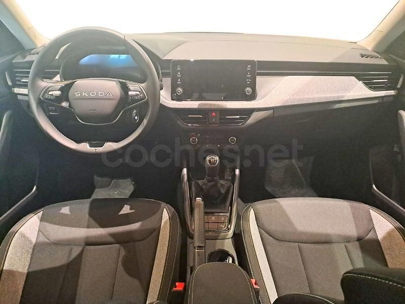 Usado Skoda Kamiq Selection 115 CV (84 kW) 2025 Blanco SUV