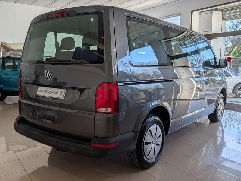 Usado VW Caravelle 110 CV (80 kW) 2021 Gris / plata Monovolumen
