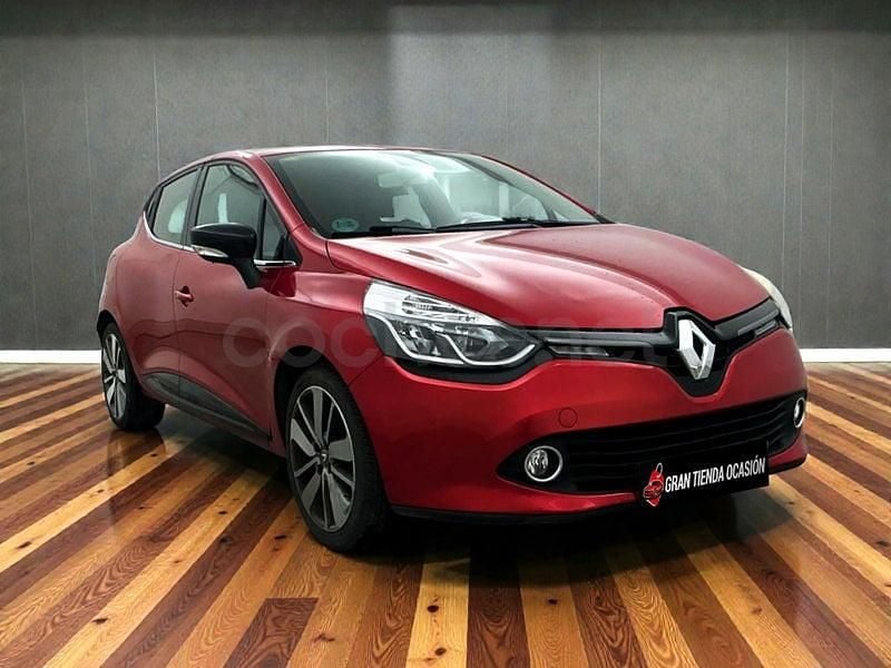 Usado Renault Clio IV Dynamique 90 CV (66 kW) 2015 Rojo Berlina